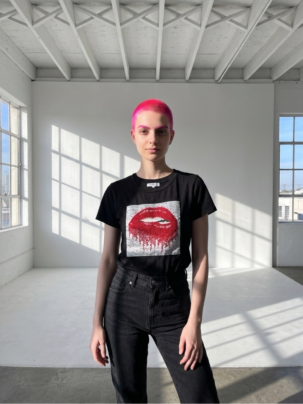 Love J. Black Graphic Rhinestone Lips Tee Size M Y2K Party 90s 2000s